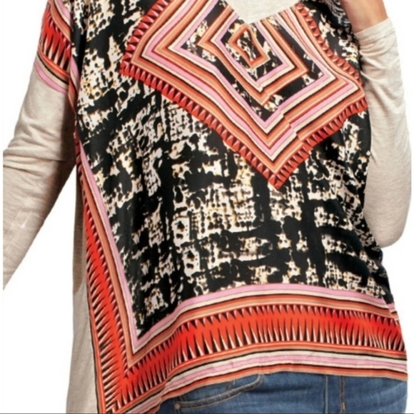 CAbi Aztec Tribal Diamond Scarf Top Size XS 100% Silk Front - Picture 3 of 11